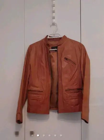 Chaqueta de cuero marrón