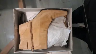 Botines de gamuza camel - miniatura 1