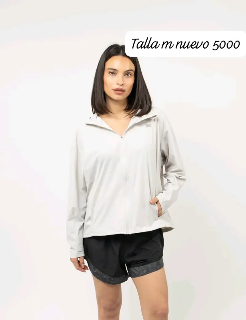 Chaqueta deportiva blanca