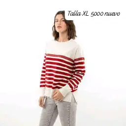 Suéter rayado rojo y blanco