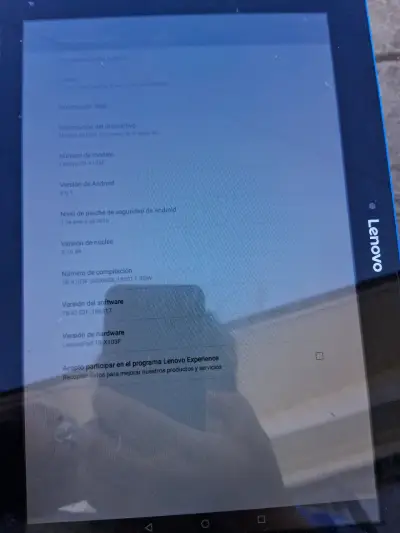 Tablet Lenovo pantalla azul - miniatura 2