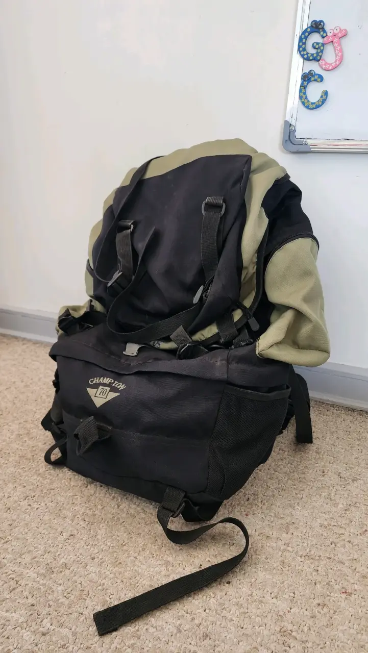 Mochila negra 70 litros - 1