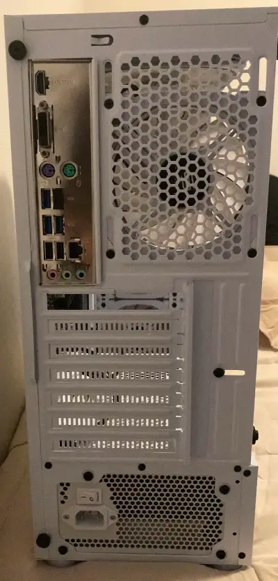 Gabinete de computador blanco con ventiladores - miniatura 3