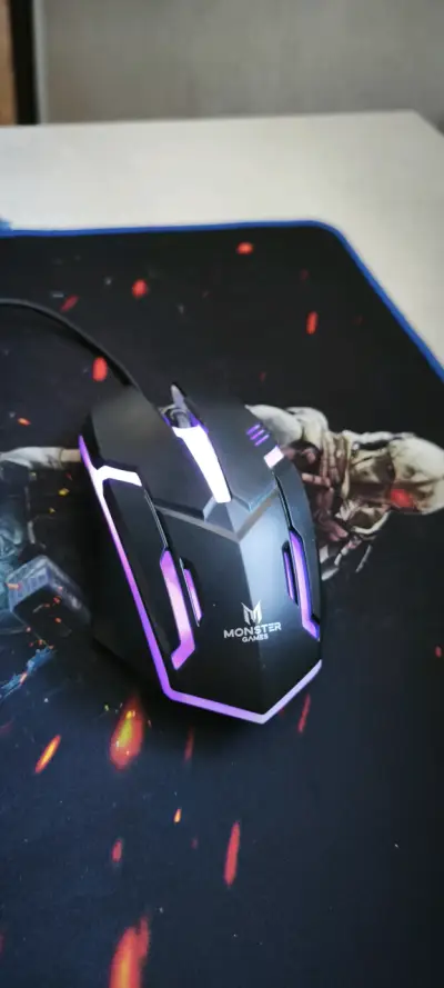 Mouse óptico gamer negro - miniatura 2