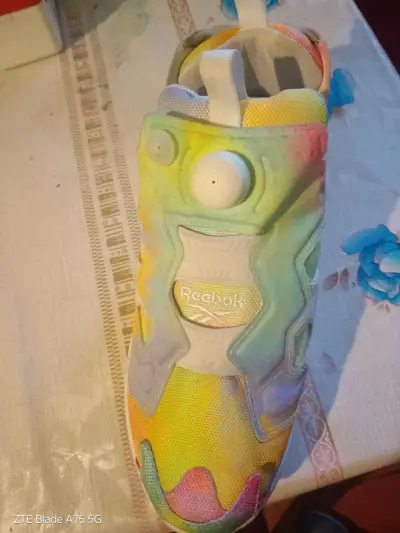 Zapatillas deportivas coloridas - miniatura 2