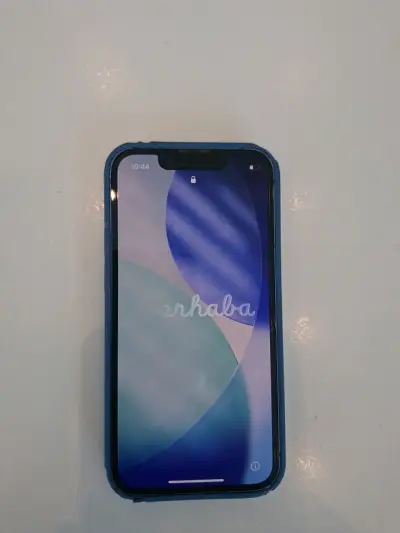 Iphone 13 con funda Original azul - miniatura 1