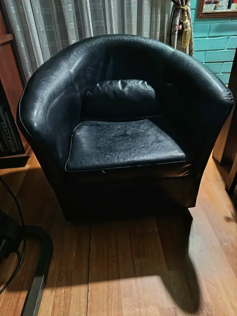 Sillón de cuero negro - 1