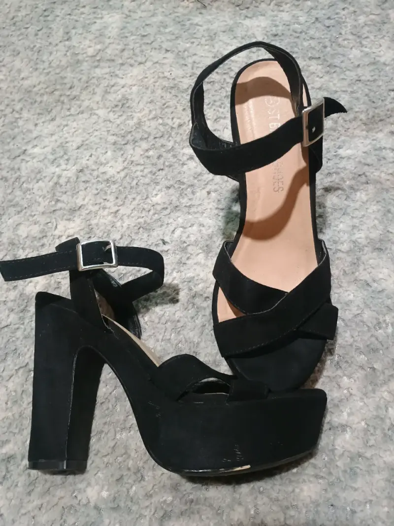 Sandalias negras de taco bajo - 2