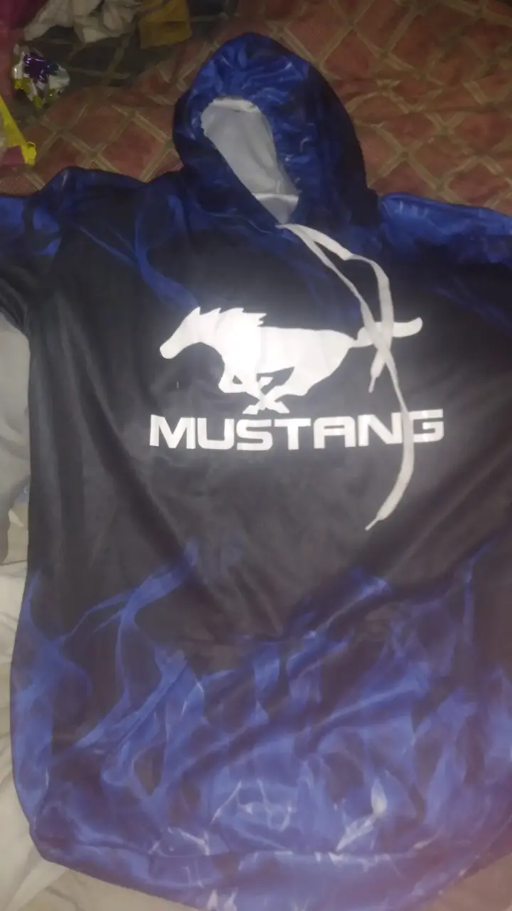 Polerón con capucha Mustangs - 1