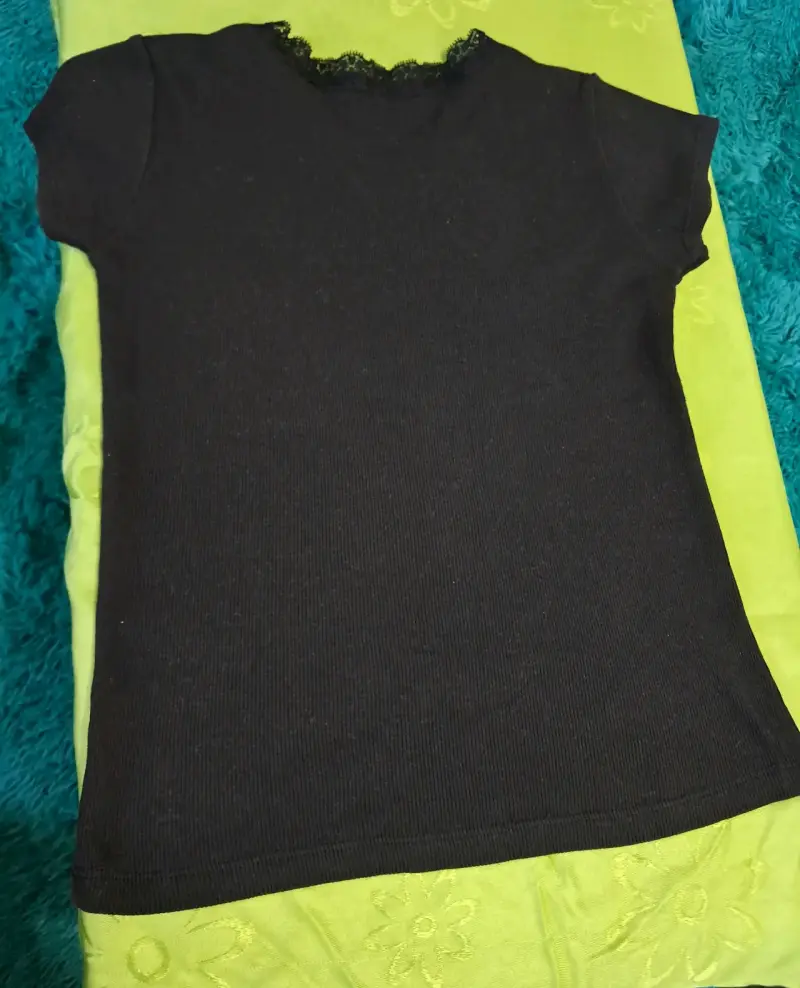 Polera negra con lentejuelas - 2