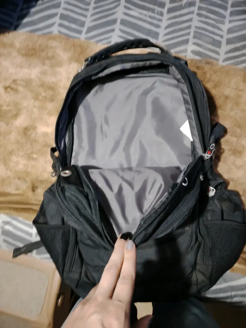 Mochila negra multiuso - 2