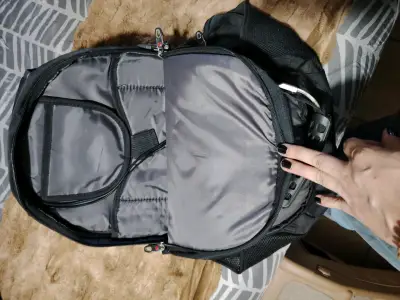 Mochila negra multiuso - miniatura 4