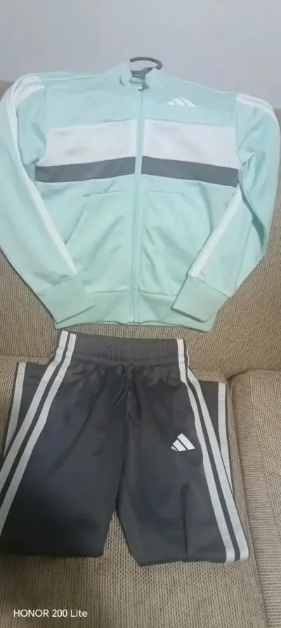 Conjunto deportivo menta y gris - miniatura 1