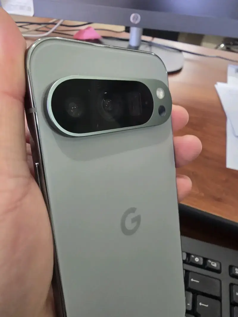 Smartphone Google gris oscuro - 1