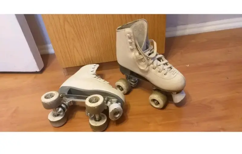 Patines de cuero blanco.  Número 38 - 3
