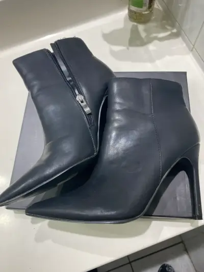 Botines negros de cuero - miniatura 2