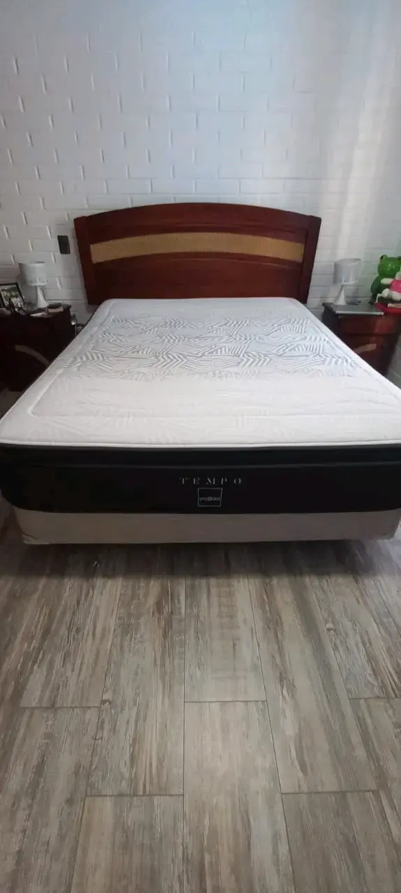 Cama matrimonial con colchón - 1