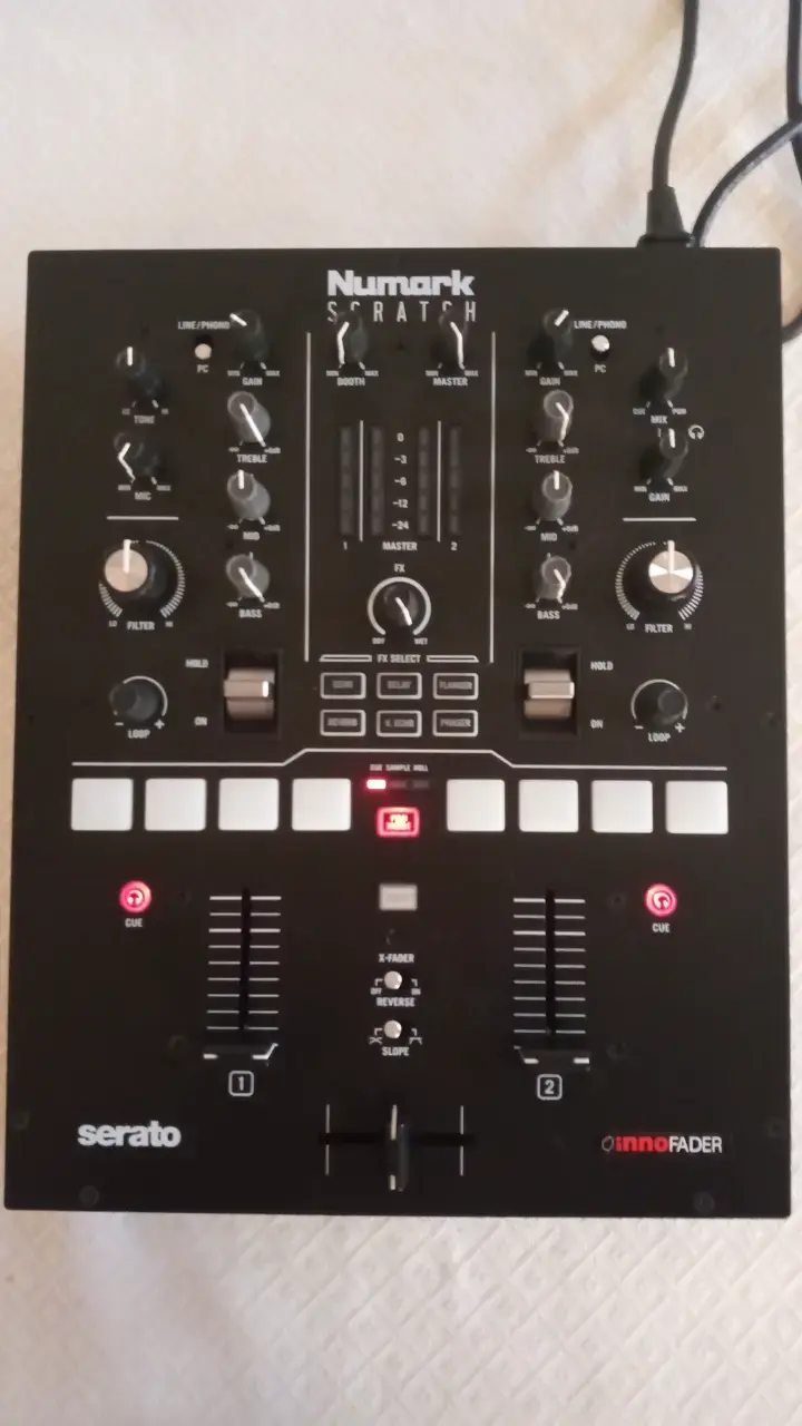 Numark Scratch Mezclador DJ - 1