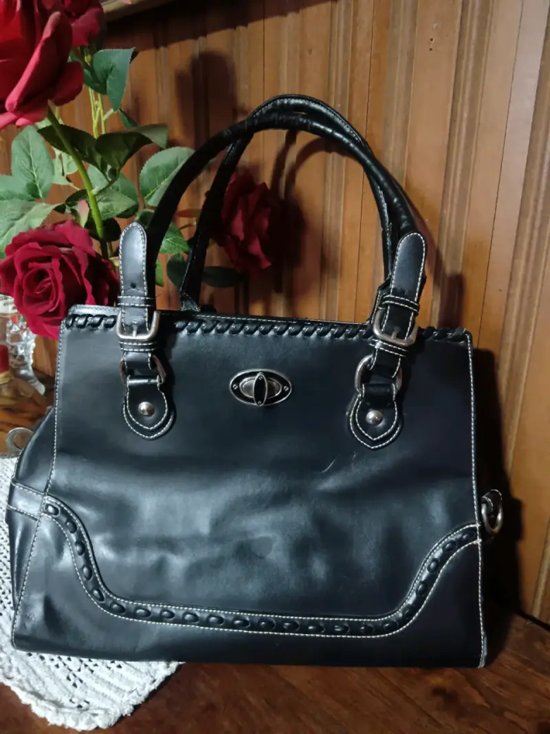 Bolso negro de mano - 2