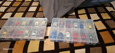 Set de autos de juguete en estuche - miniatura 1