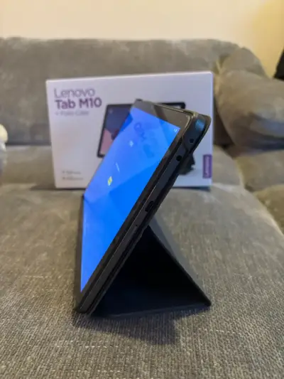 Tablet Lenovo Tab M10 con estuche - miniatura 3
