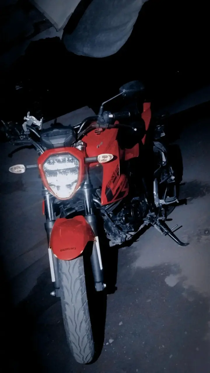 Suzuki Gixxer(gsx)150 FI - 4