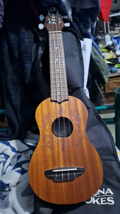 ukulele Luna Dkes - miniatura 2