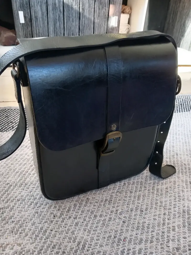 Bolso bandolera de cuero negro - 2