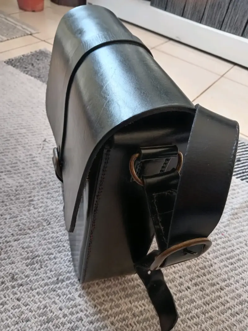 Bolso bandolera de cuero negro - 3