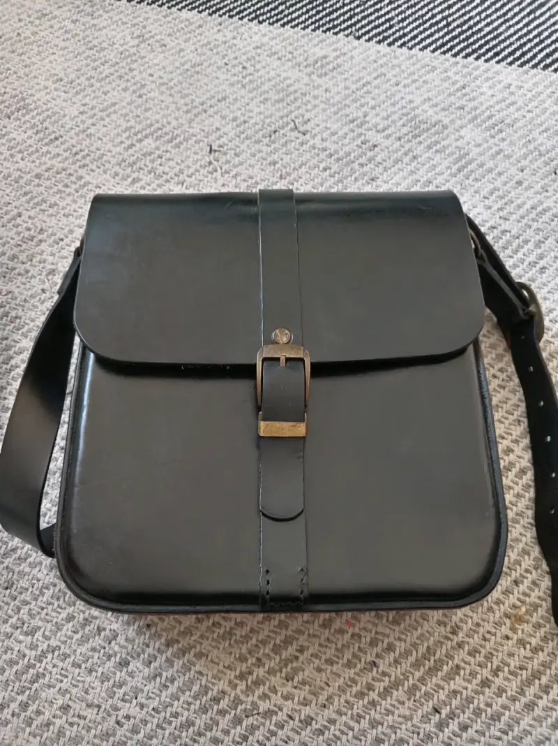Bolso bandolera de cuero negro - 4