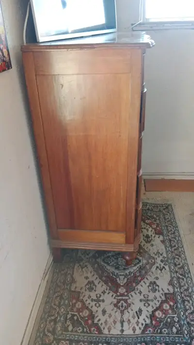 Cómoda de madera clásica - miniatura 3