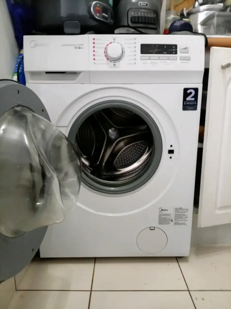 Lavadora secadora Midea blanca - 2
