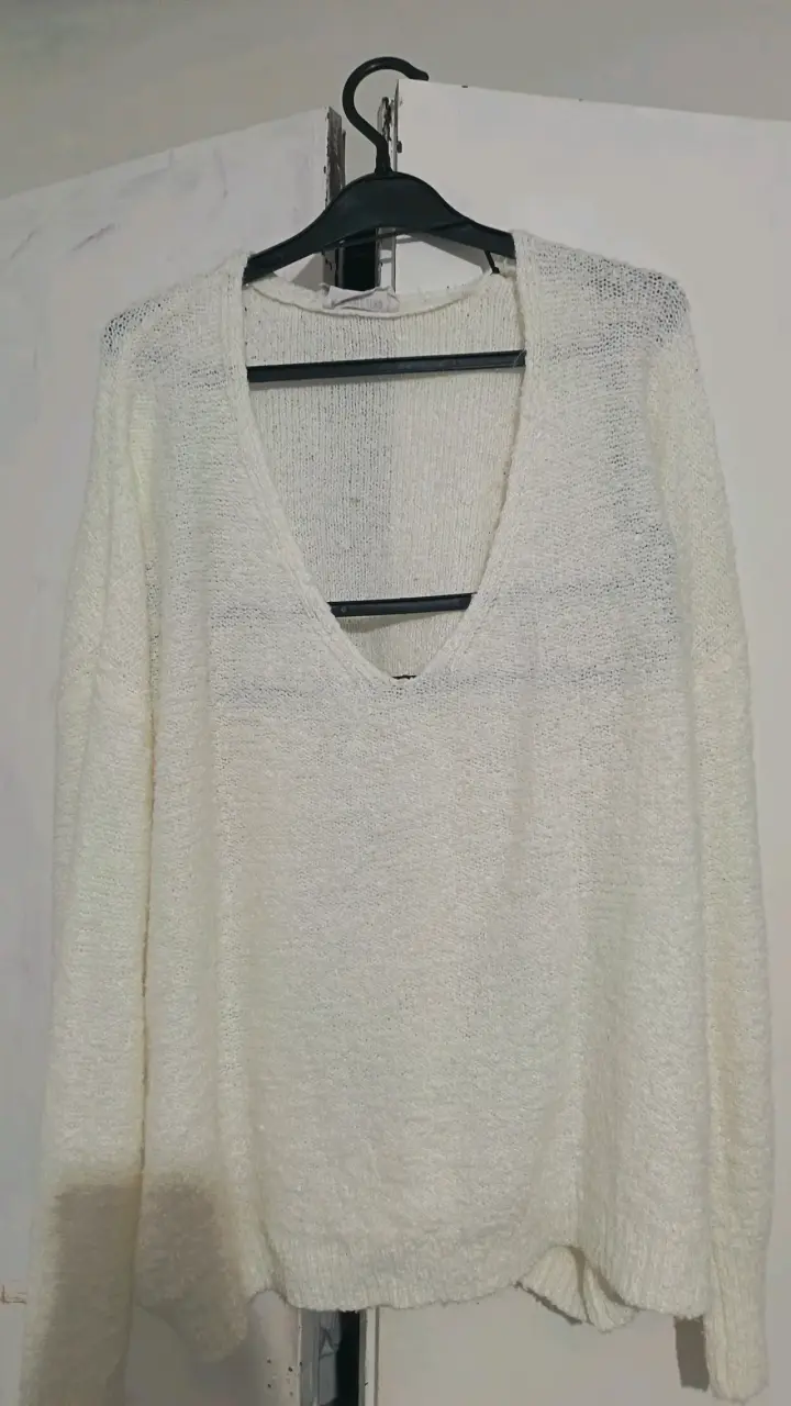 Sweater blanco tejido suelto