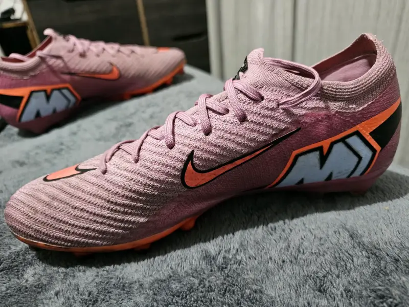 Botines futbol rosa Nike - 3