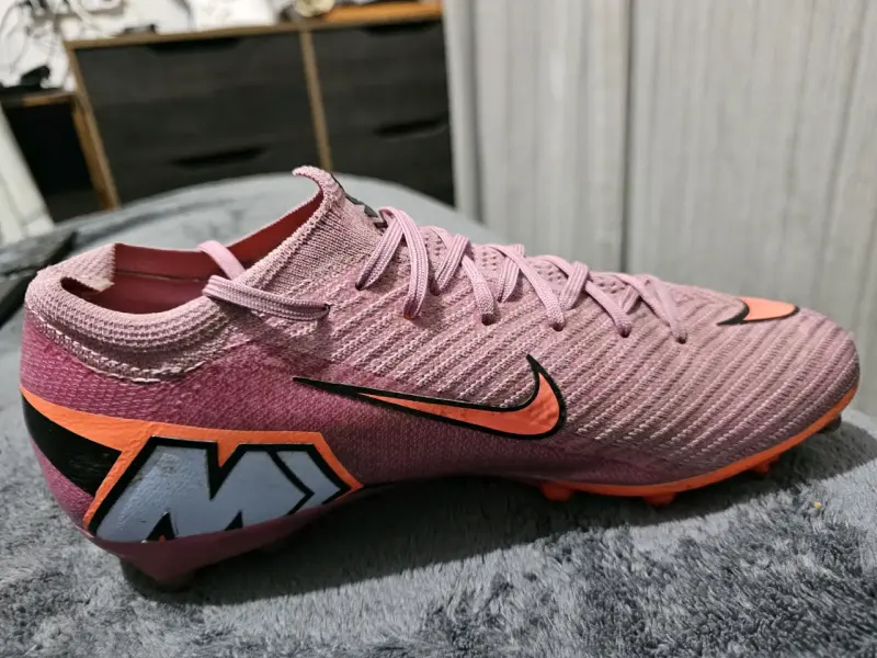 Botines futbol rosa Nike - 4