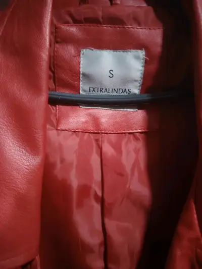 Chaqueta de eco cuero roja - miniatura 3