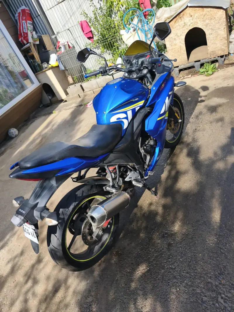 Vendo Suzuki gixxer buen estado - 4