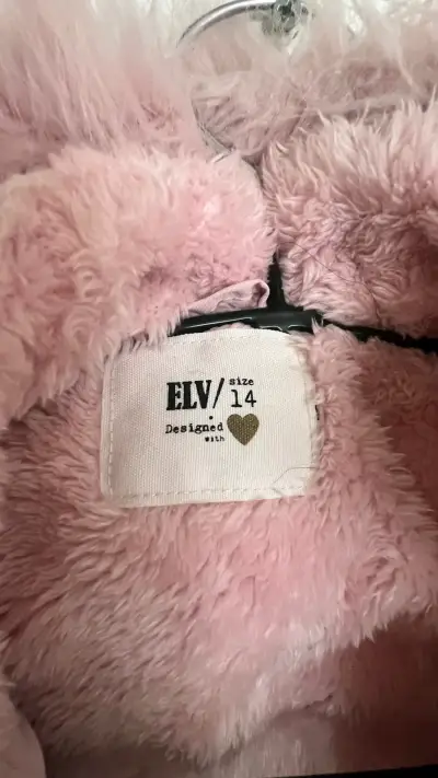 Parka negra con capucha de pelo - miniatura 5
