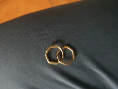 Aros de oro pequeños anillos de matricidio - miniatura 2