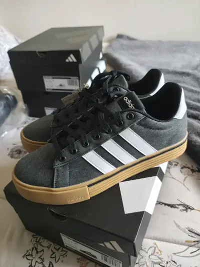Zapatillas Adidas 40,5 - miniatura 1