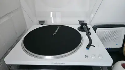 Tocadiscos Audio-Technica blanco - miniatura 2