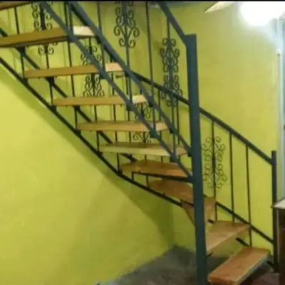Escalera caracol de madera y metal - miniatura 5