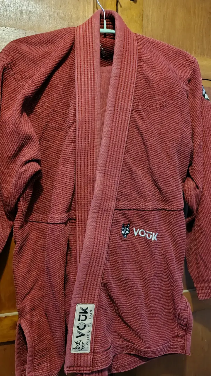 Kimono de jiu-jitsu rojo Vouk - 1
