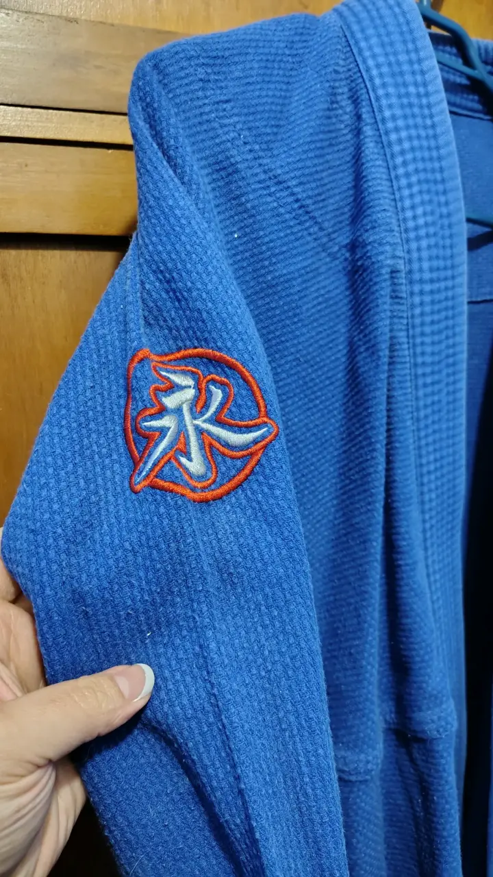 Kimono de jiu-jitsu azul Keiko. - 2