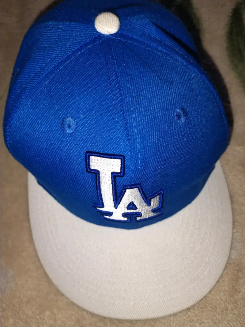 Gorra azul LA logo - 1