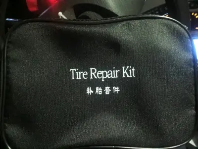 Kit de reparación de neumáticos - miniatura 1
