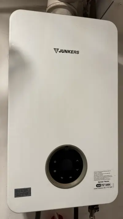 Calefont Junkers HydroWind Plus 10L - miniatura 2