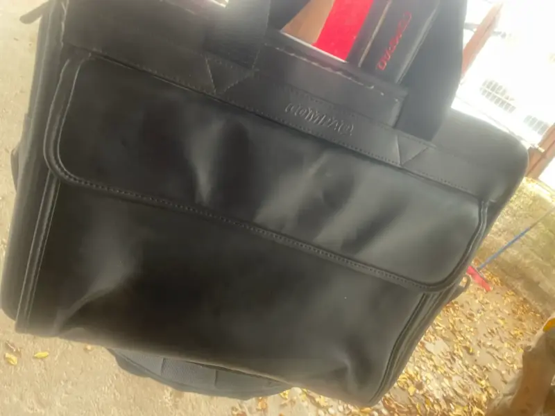 Maletín negro Compaq - 4
