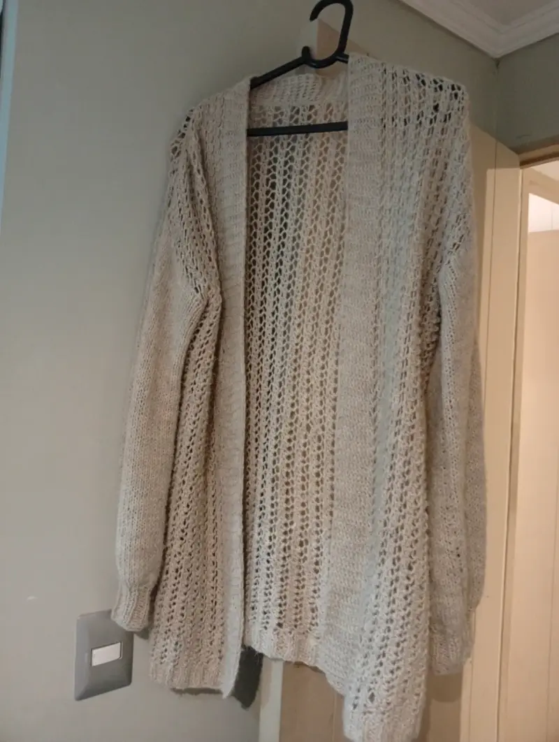 Cardigan beige tejido - 1