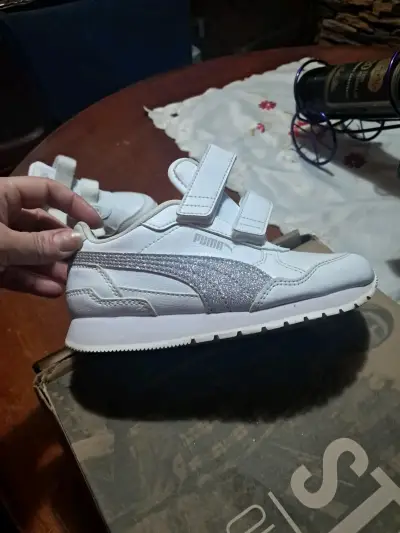 Zapatillas blancas con diseño brillante niña - miniatura 1